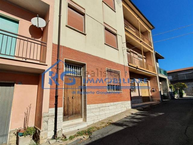 Villetta indipendente in vendita di 260 m² in Via Cesare Battisti