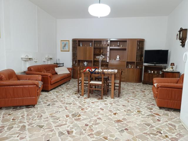 Villetta indipendente in vendita di 260 m² in Via Amerigo Vespucci