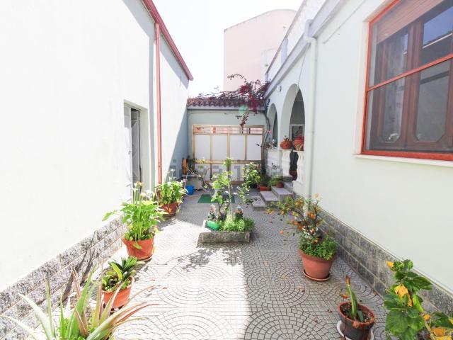 Villetta indipendente in vendita di 260 m² in Via Amsicora