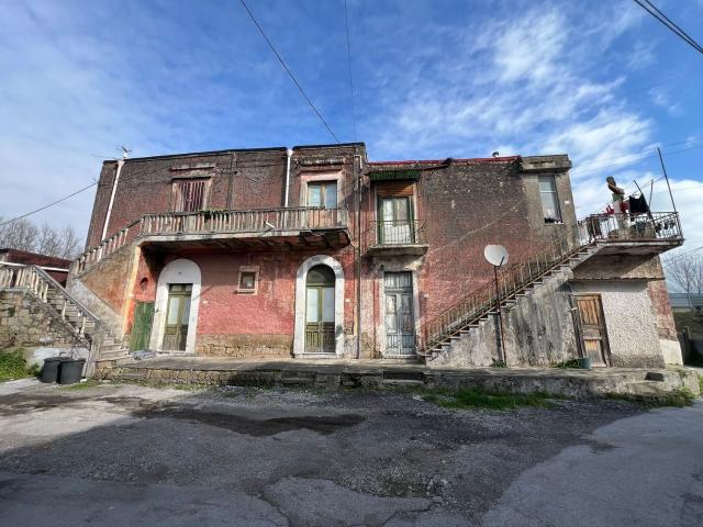 Villetta indipendente in vendita di 260 m² in Via Bosco del Gaudio, 94