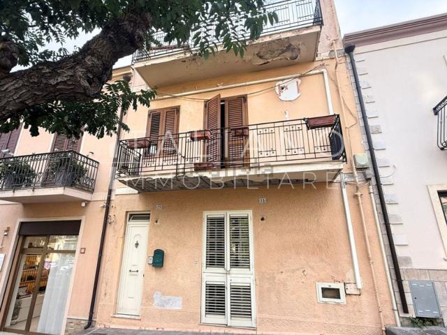Villetta indipendente in vendita di 260 m² in Via G. B Impallomeni
