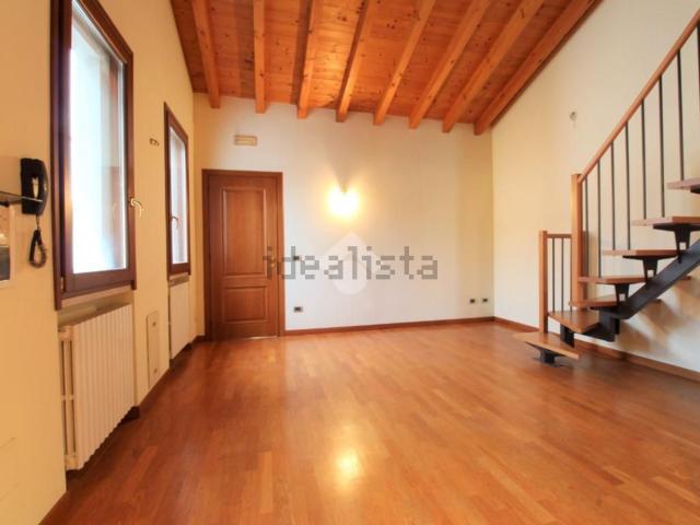 Villetta indipendente in vendita di 260 m² in Via G. Galilei, 2