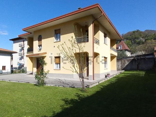 Villetta indipendente in vendita di 260 m² in Via Giuseppe Garibaldi, 9