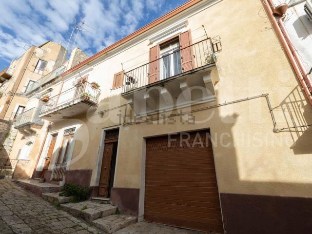 Villetta indipendente in vendita di 260 m² in Via Giambattista Odierna, 13