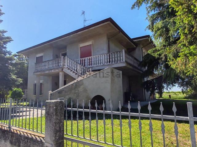 Villetta indipendente in vendita di 260 m² in Via Domenico Cimarosa, 31