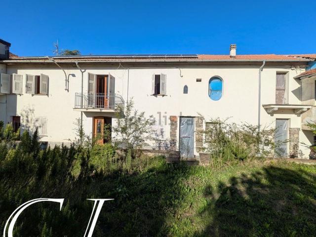 Villetta indipendente in vendita di 260 m² in Via dei Rossi, 35