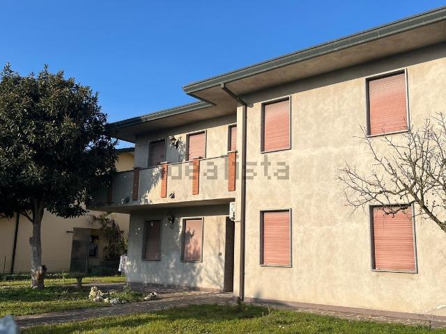 Villetta indipendente in vendita di 260 m² in Via della chiesa