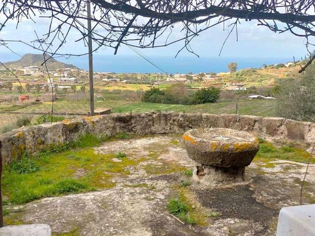 Villetta indipendente in vendita di 260 m² in Via Fontanella