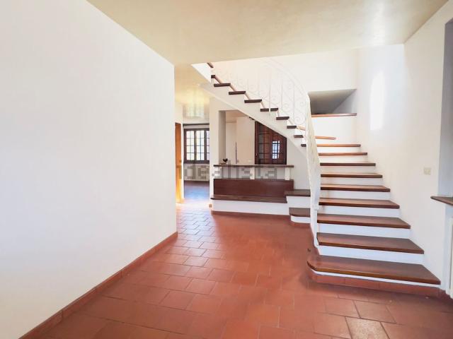 Villetta indipendente in vendita di 260 m² in Via Fabio Filzi