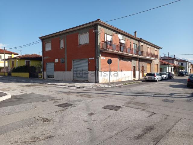Villetta indipendente in vendita di 260 m² in Via Opi, 5