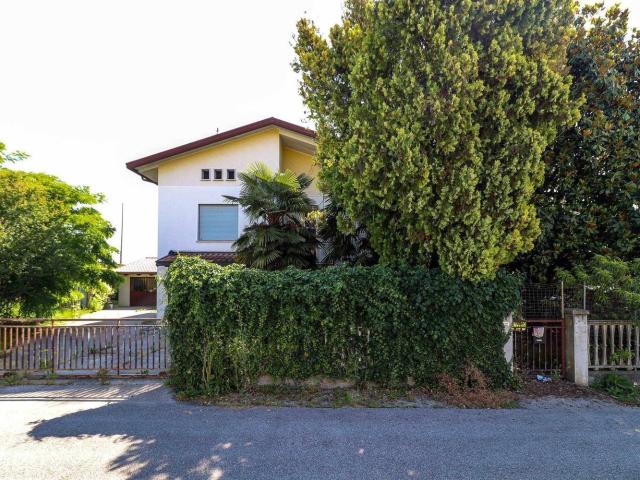 Villetta indipendente in vendita di 260 m² in Via Niccolò Machiavelli, 4