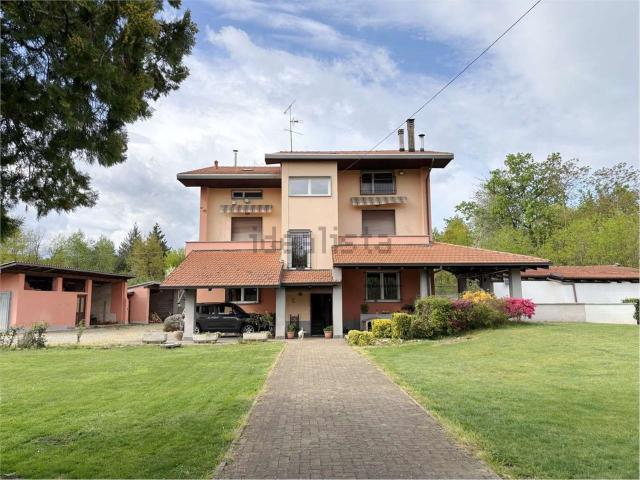 Villetta indipendente in vendita di 260 m² in Via Stazione, 31