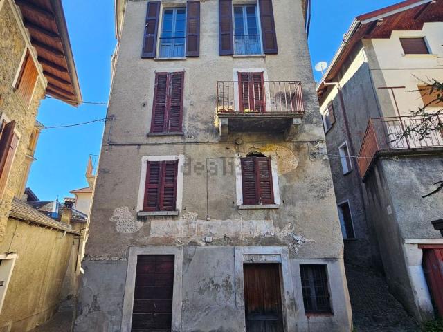Villetta indipendente in vendita di 260 m² in Via Stoppani, 33