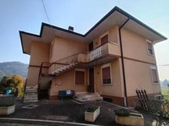 Villetta indipendente in vendita di 260 m² in Via Pianeta, 13