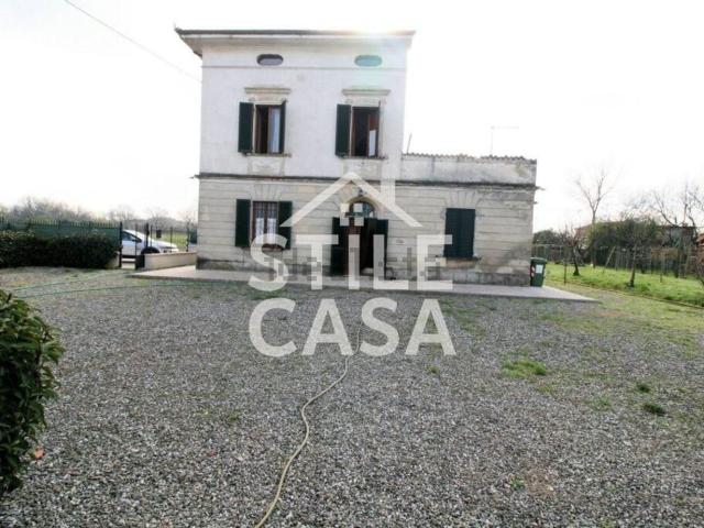 Villetta indipendente in vendita di 260 m² in Via Professor Bruno Nardi