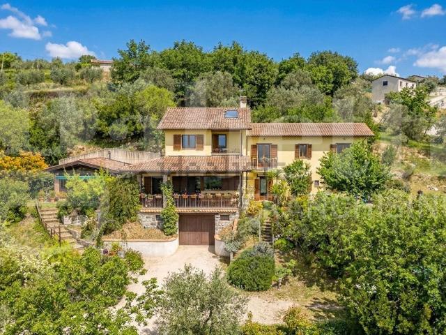 Villetta indipendente in vendita di 260 m² in Via Prospero Baldeschi Oddi, 15