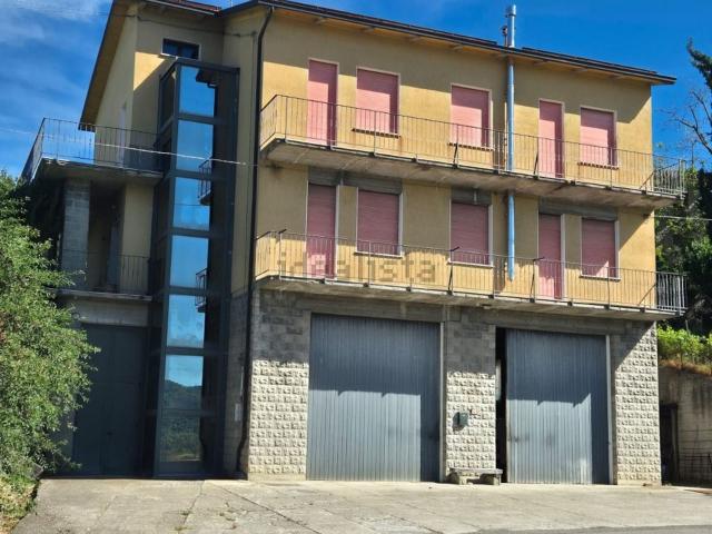 Villetta indipendente in vendita di 260 m² in Via Risorgimento