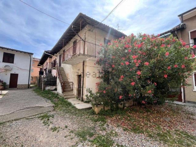 Villetta indipendente in vendita di 260 m² in Via Tagliabue, 4