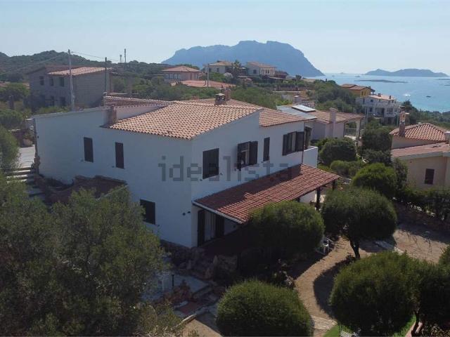 Villetta indipendente in vendita di 260 m² in Via Tillò
