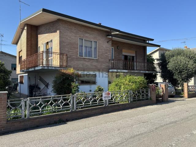 Villetta indipendente in vendita di 260 m² in Via Vittoria Nenni
