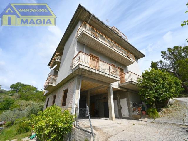 Villetta indipendente in vendita di 260 m² in Viale IV Novembre, 20