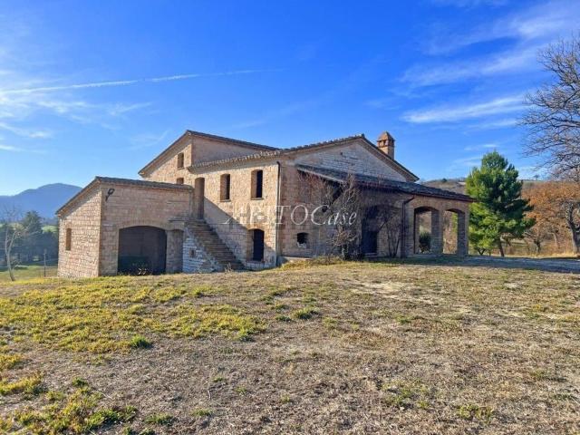 Villetta indipendente in vendita di 260 m² in Frazione palazzo