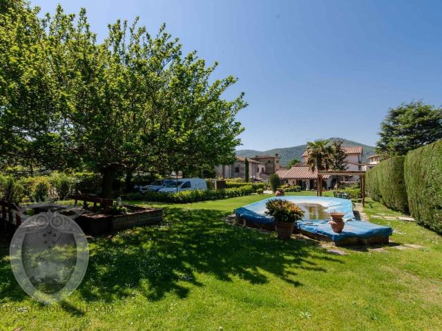 Villetta indipendente in vendita di 260 m² in Località Pergo Dogana, 46