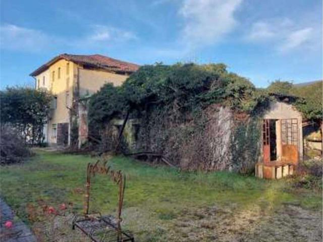 Villetta indipendente in vendita di 261 m² in Via D. Alighieri, 86