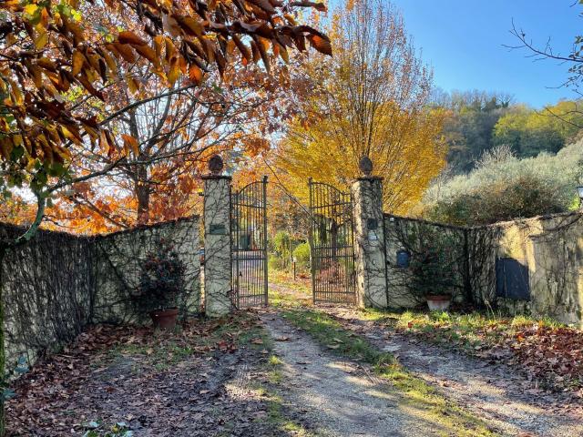 Case e ville in vendita di 261 m² in Via Tazzerina e Sardigna, 24