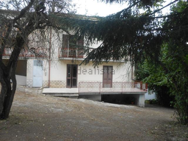 Villetta indipendente in vendita di 261 m² in Contrada festola