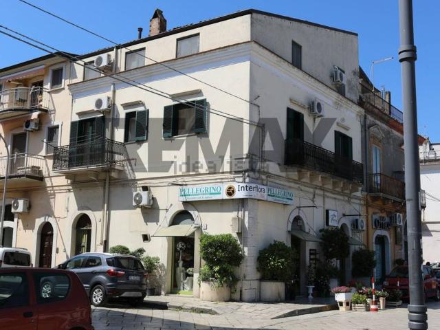 Villetta indipendente in vendita di 262 m² in Via Cairoli, 2
