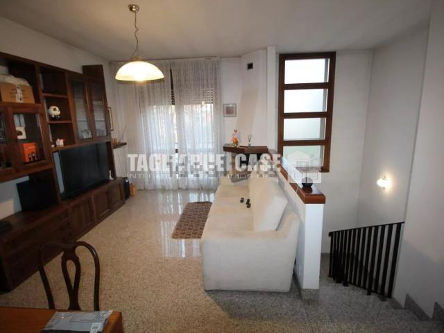 Villetta indipendente in vendita di 262 m² in Via dei Giovi, 71