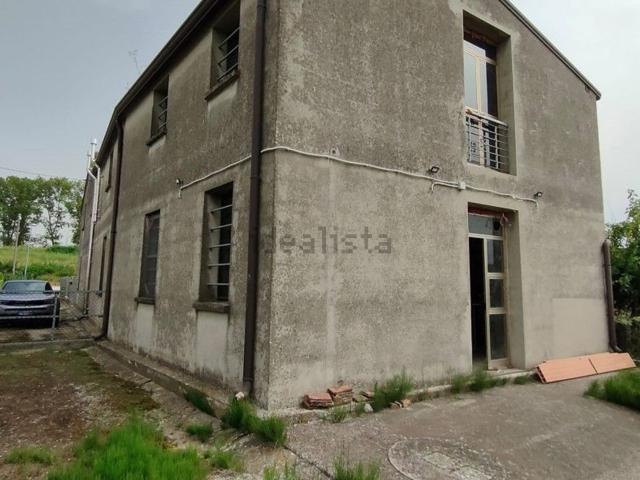 Villetta indipendente in vendita di 263 m² in Via Caderuschi
