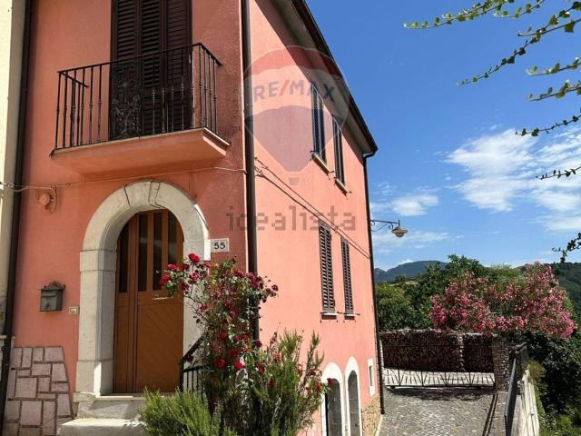 Villetta indipendente in vendita di 263 m² in Via degli abruzzi, 12