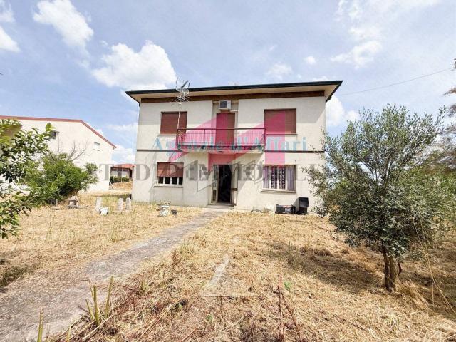 Villetta indipendente in vendita di 263 m² in Via Pio Marola, 2
