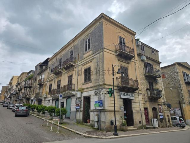 Villetta indipendente in vendita di 263 m² in Corso Giulio Sartorio