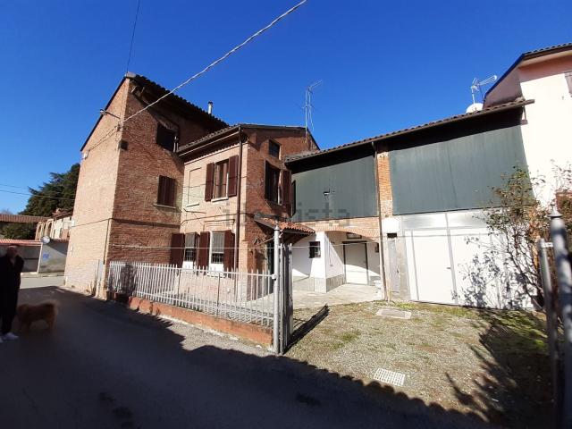 Villetta indipendente in vendita di 264 m² in Via Alessandria, 14