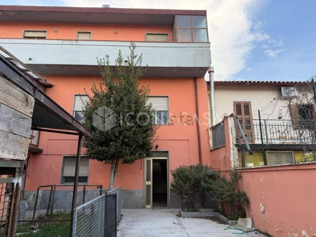 Villetta indipendente in vendita di 264 m² in Via Europa, 48