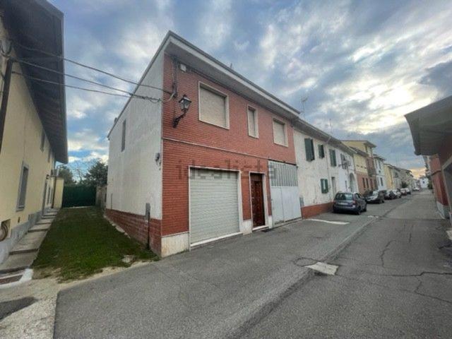 Villetta indipendente in vendita di 264 m² in Via Roma