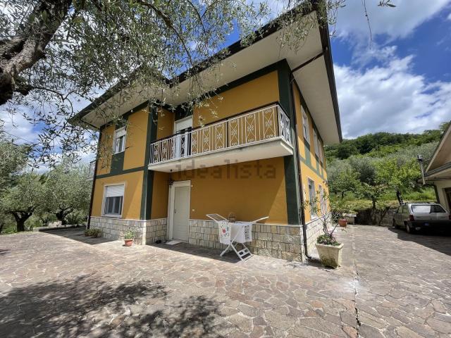 Villetta indipendente in vendita di 265 m² in Via colle panico
