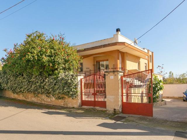 Villetta indipendente in vendita di 265 m² in Via Bellini, 3