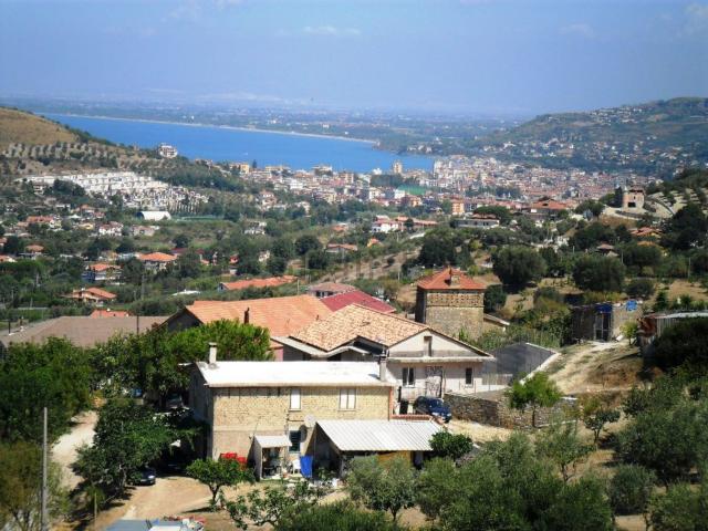 Villetta indipendente in vendita di 265 m² in Via Fontana Saracena