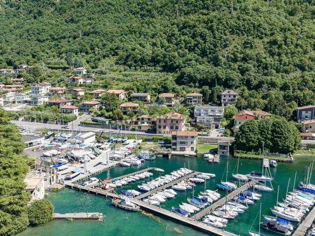Villetta indipendente in vendita di 265 m² in Via Fenice, 9