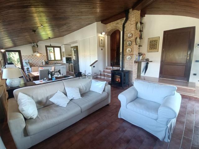 Villetta indipendente in vendita di 265 m² in Via Sant&apos  Egidio