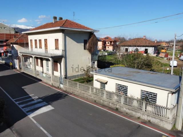 Villetta indipendente in vendita di 265 m² in Via Roma, 38