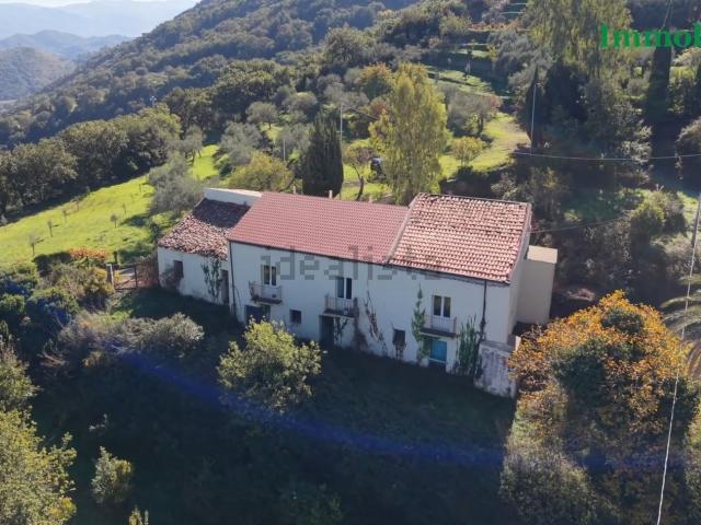 Villetta indipendente in vendita di 265 m² in Contrada Landro, 26