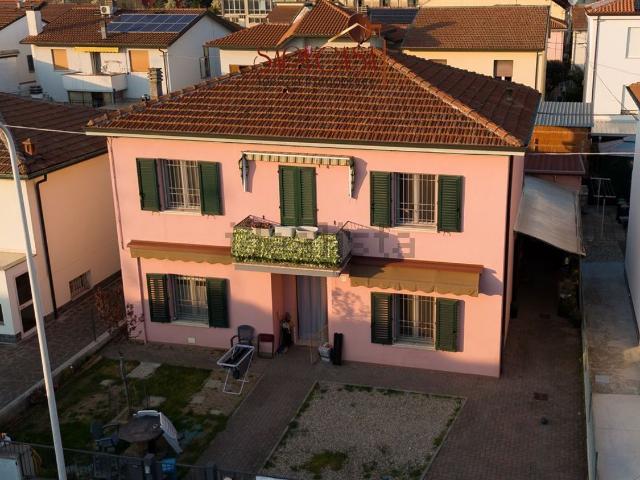 Villetta indipendente in vendita di 266 m²