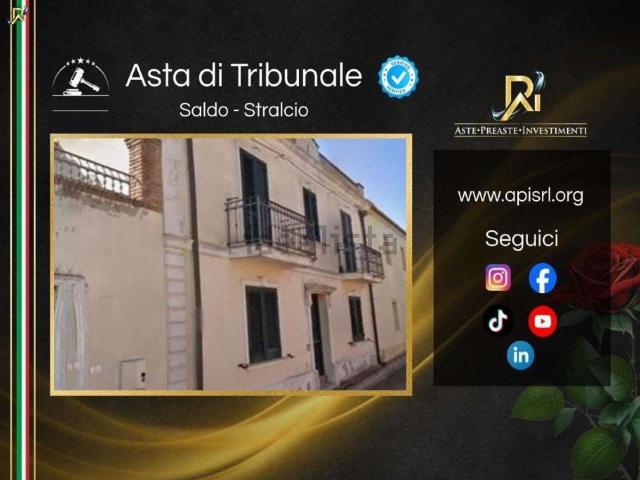 Villetta indipendente in vendita di 266 m² in Via G. Carducci, 1