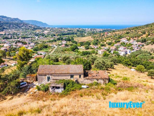 Villetta indipendente in vendita di 266 m² in Via delle Ginestre
