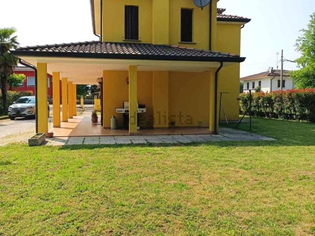 Villetta indipendente in vendita di 266 m² in Via San Fosca, 100